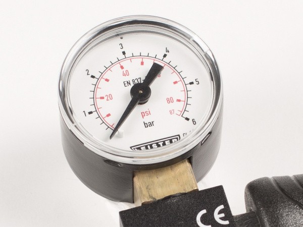 Приспособление для проверки герметичности двойного сварочного шва