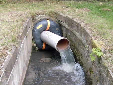 Пневматическое заглушающее перекрытие LAMPE тип 600-1200, серия 2000 под обводную трубу 400 мм. Пневматическое заглушающее перекрытие LAMPE тип 600-1200, серия 2000 под обводную трубу 400 мм.